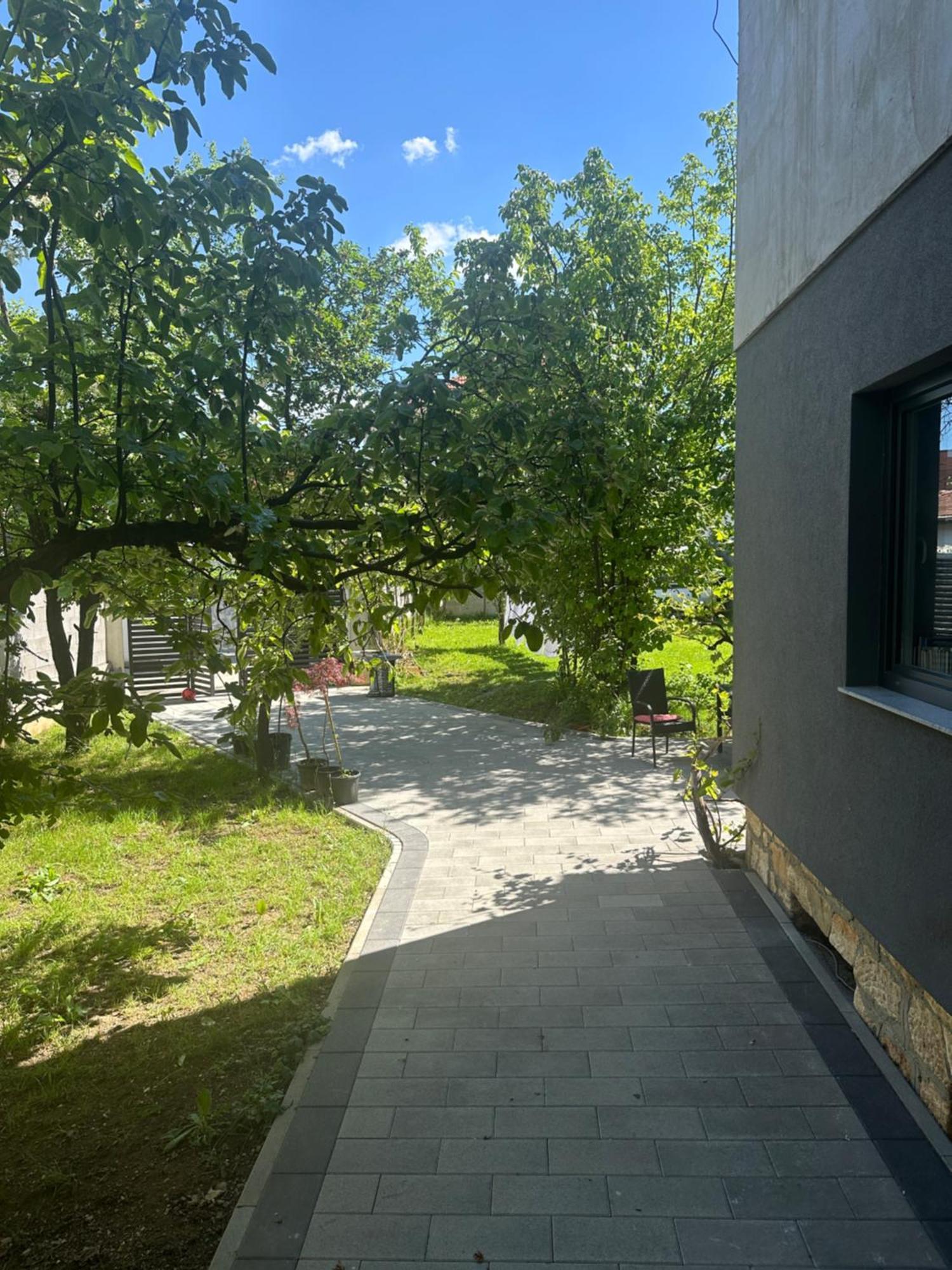 Bora Hotell Peja Exteriör bild